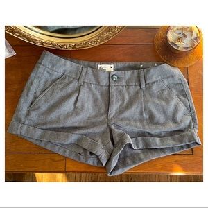 American Eagle Shorts - Black & White pattern